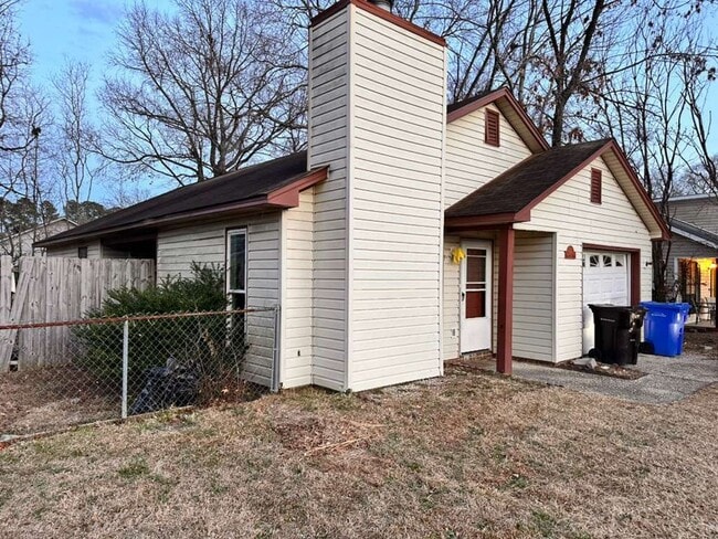 Building Photo - 6920 Timberwood Dr