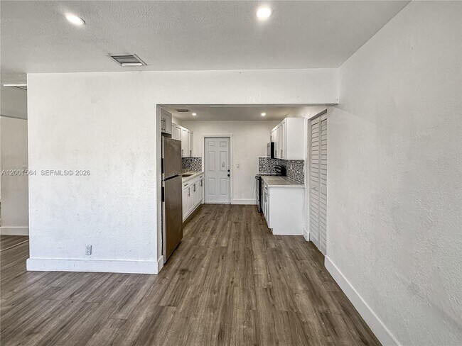Building Photo - 2620 NW 18th Terrace