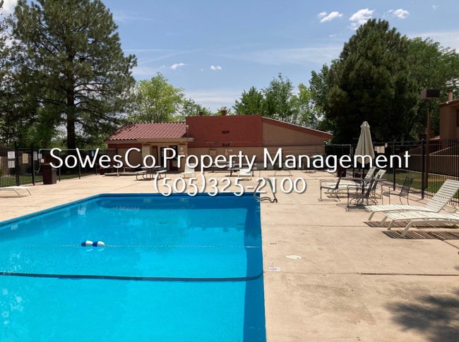 Building Photo - Beautifully Remodeled Condo (with seasonal pool upon availability)