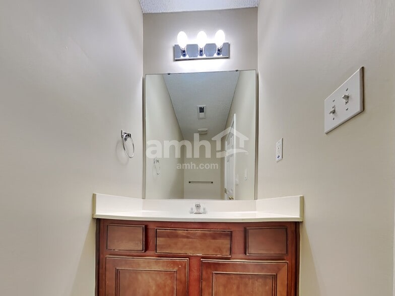 Building Photo - 5117 Torrey Ln