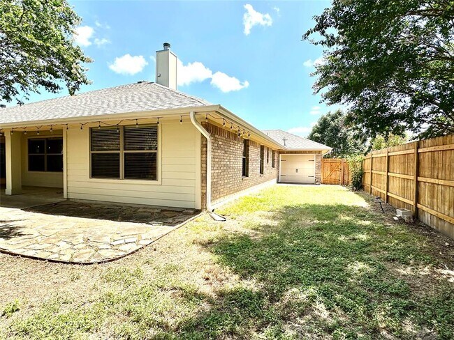 Building Photo - 512 Brown Juniper Way