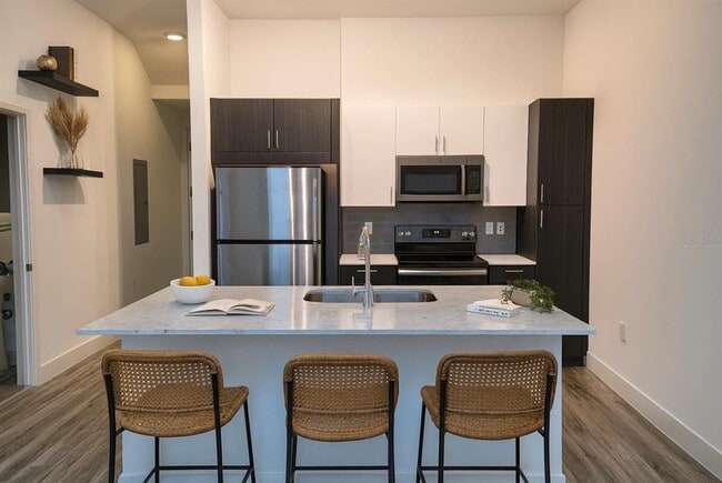 Building Photo - 1659 2nd St