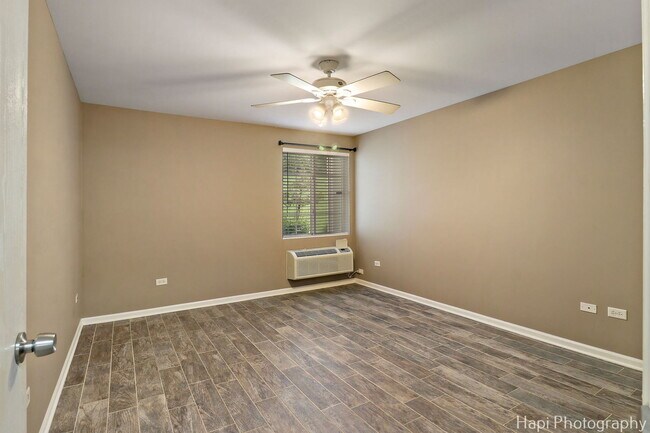 Building Photo - 2313 Silverstone Dr
