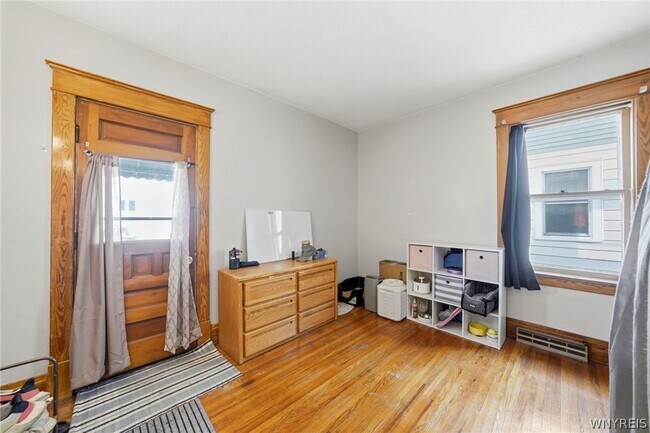 Building Photo - 226 Tacoma Ave