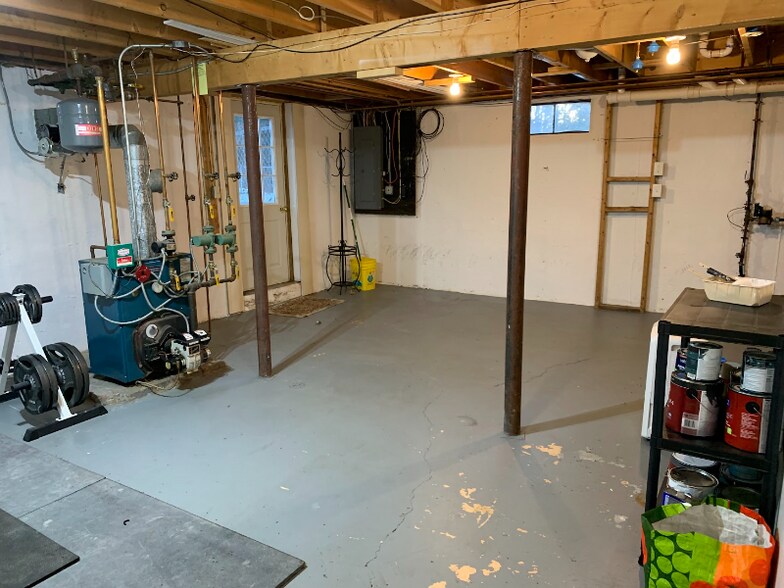 Building Photo - 161 Albion Rd