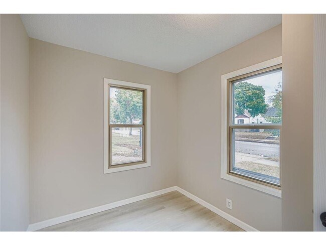 Building Photo - 4643 Emerson Ave N