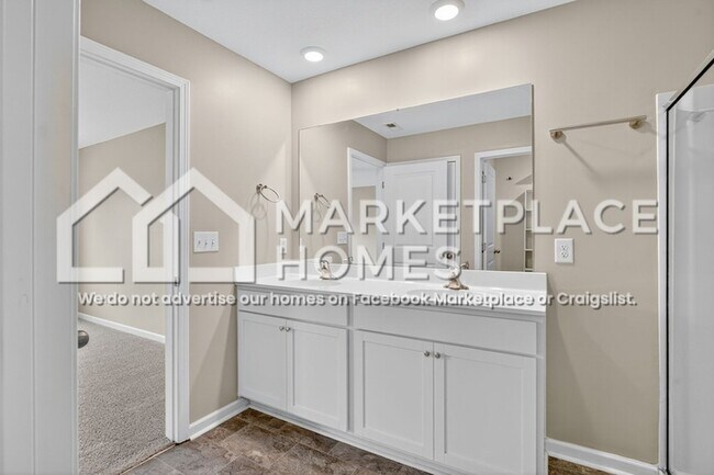 Building Photo - 559 Cliff St