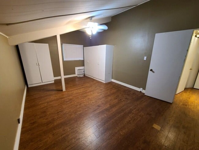 Building Photo - 227 Rockland Dr