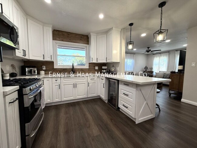 Building Photo - 1120 East E Street