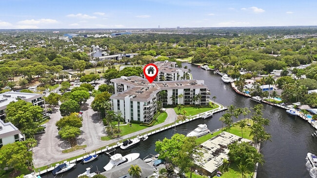 Building Photo - 1301 River Reach Dr