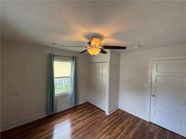 Building Photo - 320 S Washington Ave