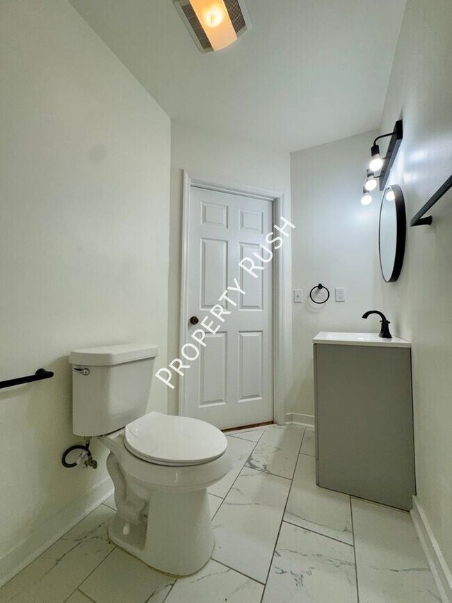 Building Photo - 4521 Balcomb St