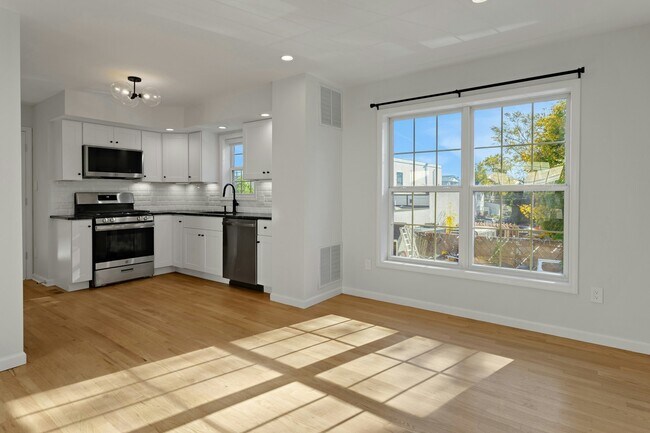 Building Photo - 187 West Ave