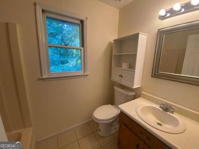 Building Photo - 4424 Oak Creek Dr
