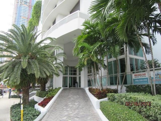 Building Photo - 950 Brickell Bay Dr