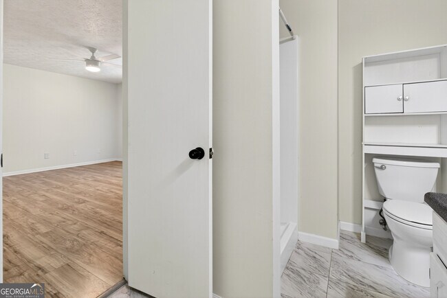 Building Photo - 11525 Matthews Trail