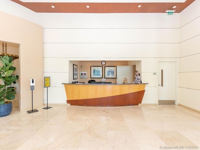 Building Photo - 2475 Brickell Ave
