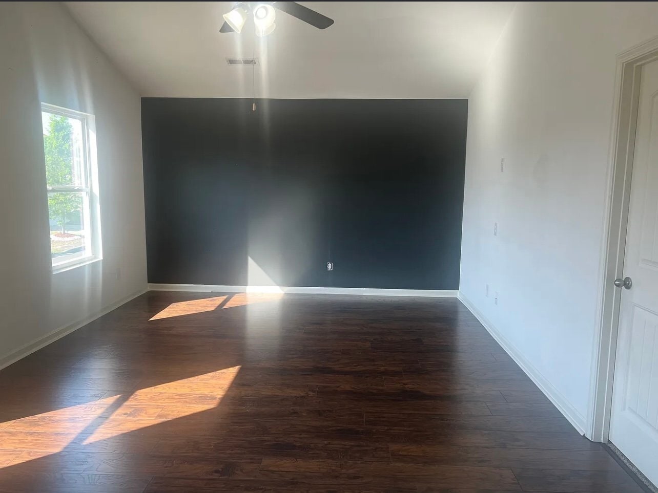 Building Photo - 4599 Woodford Cir