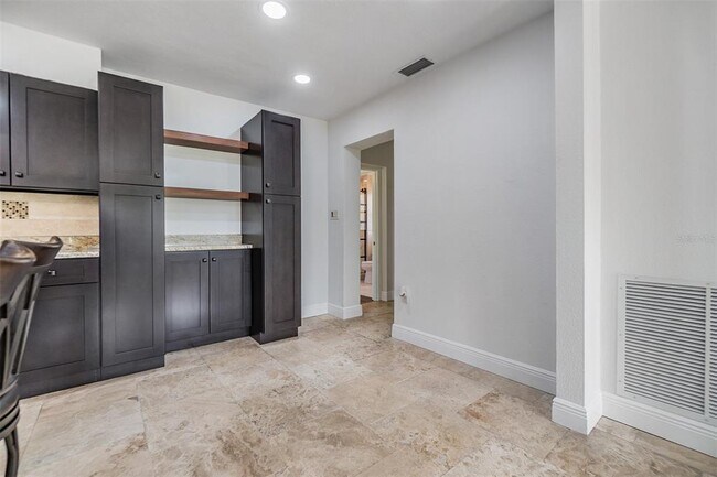 Building Photo - 954 Dumont Dr