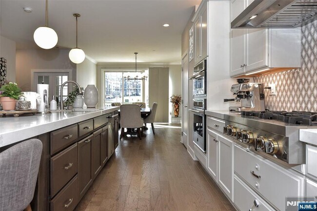 Building Photo - 32 Cinnamon Dr