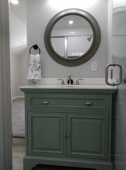 Master Bath - 14 High St