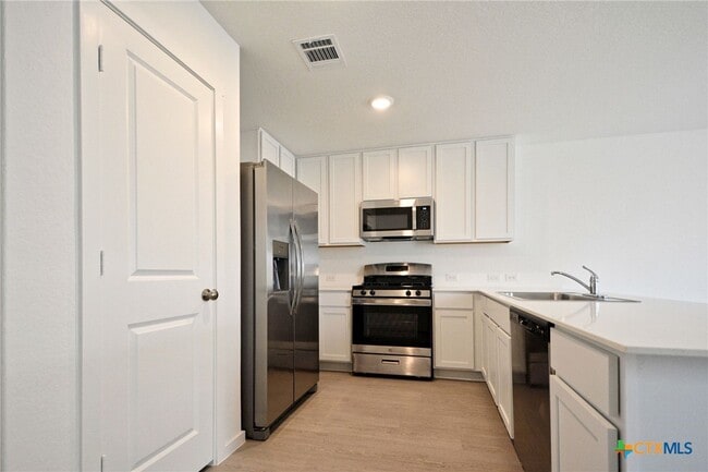 Building Photo - 1506 Pile Trl