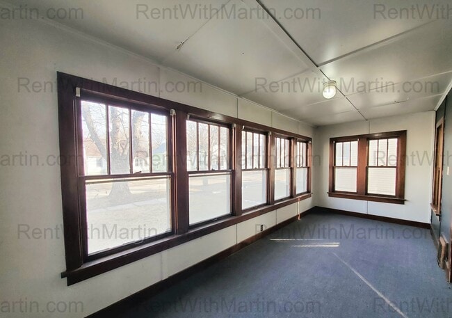 Building Photo - 229 Linden Ave