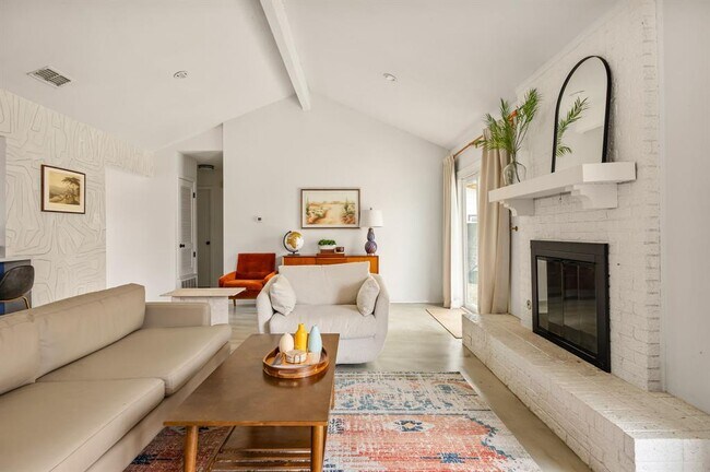 Building Photo - 9300 Meadow Vale