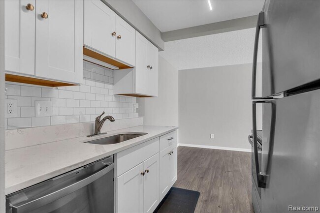 Building Photo - 411 S Old Woodward Ave