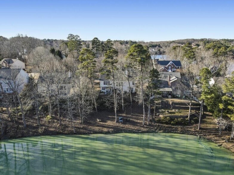 Building Photo - 1305 Mountclaire Dr