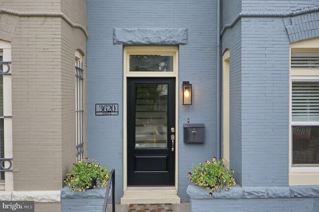 Building Photo - 3620 13th St NW