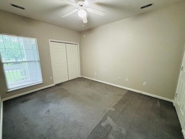 Building Photo - 211 S Knollwood Dr