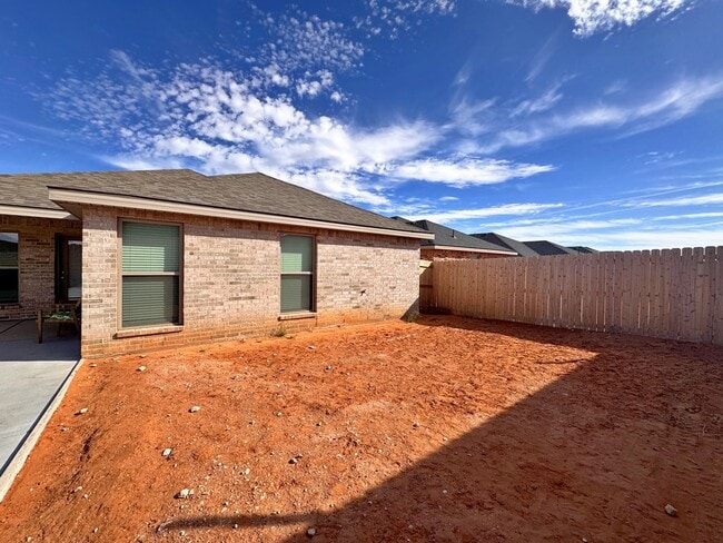 Building Photo - 10817 Saloon St