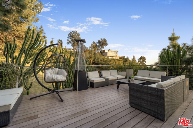 Building Photo - 1735 Summitridge Dr