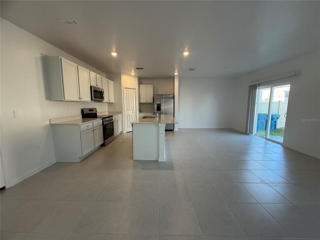 Building Photo - 3467 Howell Dr