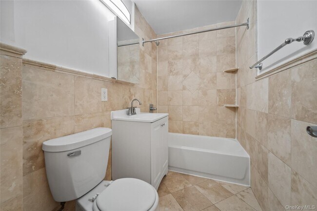 Building Photo - 730 Pelham Rd