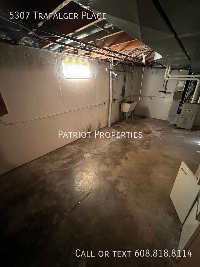 Building Photo - 5307 Trafalger Pl
