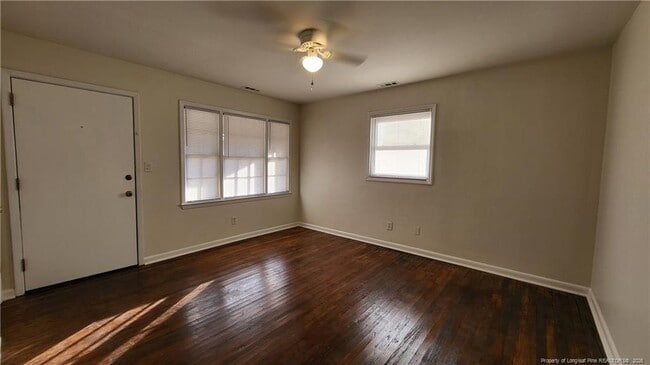 Building Photo - 209 E 15th St