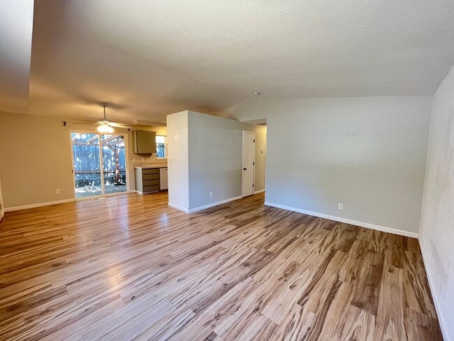 Building Photo - This Adorable 3 Bed / 2.5 Bath Ranch Style Homes Offers A Large Backyard and Beautiful Natural Li...