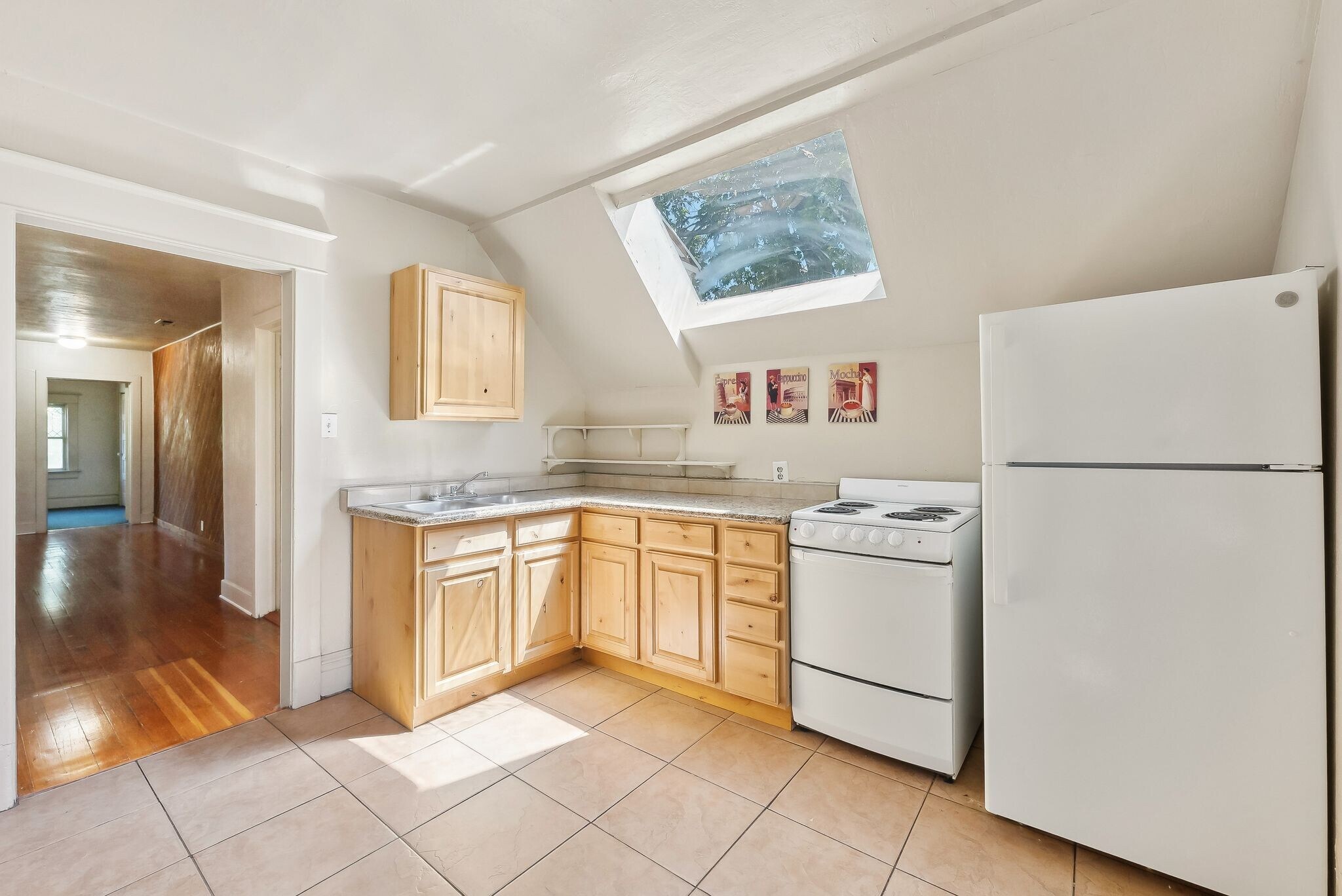 Building Photo - 1004 E 200 S