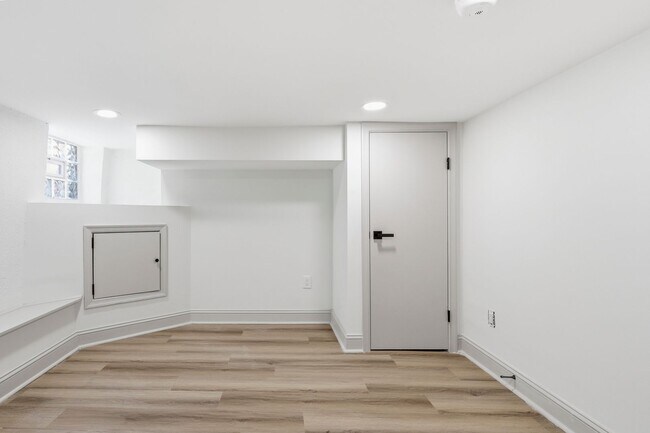 Building Photo - 3118 W Wilt St