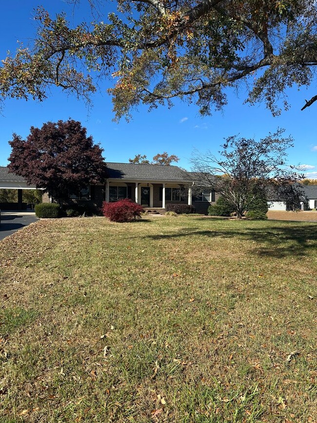 Primary Photo - HOME AVALIABLE FOR RENT ON 2 ACRES!