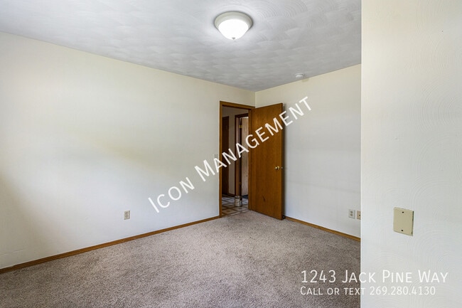 Building Photo - 1243 Jack Pine Way