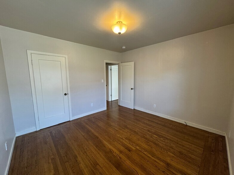 Building Photo - 917 Santa Clara Ave