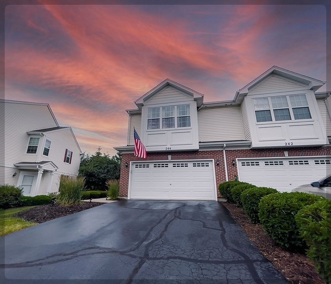 Building Photo - 244 S Oak Creek Ln