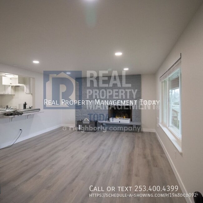 Building Photo - 1204 S 54th St