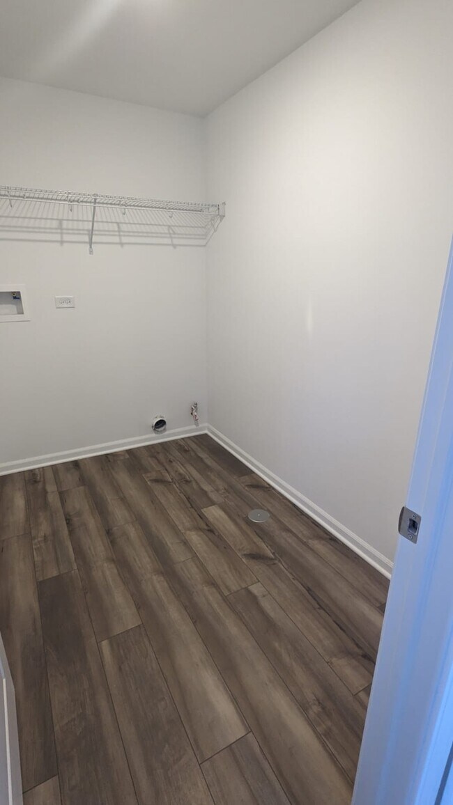 Building Photo - 12383 Tinsley St