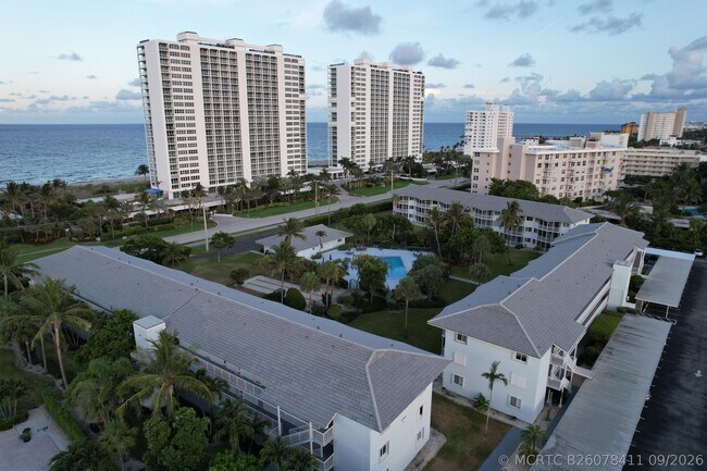 Building Photo - 2730 Banyan Rd