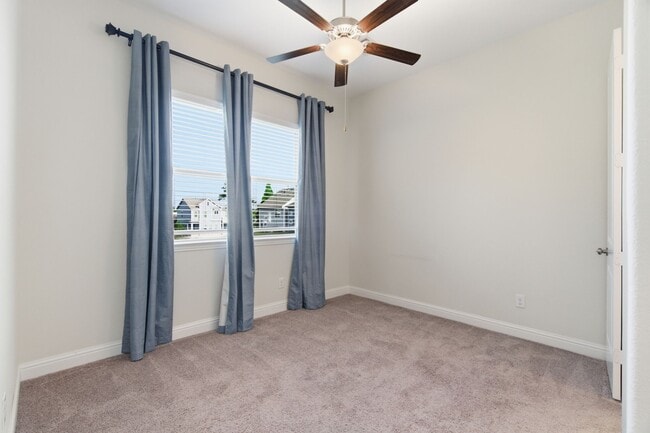 Building Photo - 1413 Adell Rose Ln