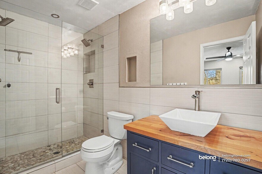 Building Photo - 2355 Villa Rosa Dr